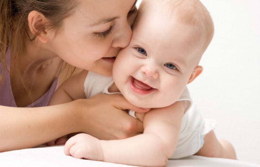 Tu hijo necesita que lo abraces, ¿cuál es la razón?