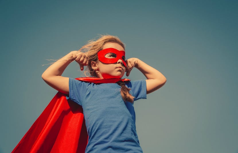 Cómo enseñarle a las niñas a crecer sin miedo