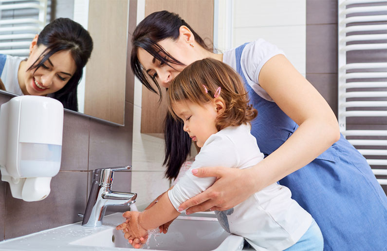 ¿Cómo enseñarle a tu hijo a cuidar el agua?