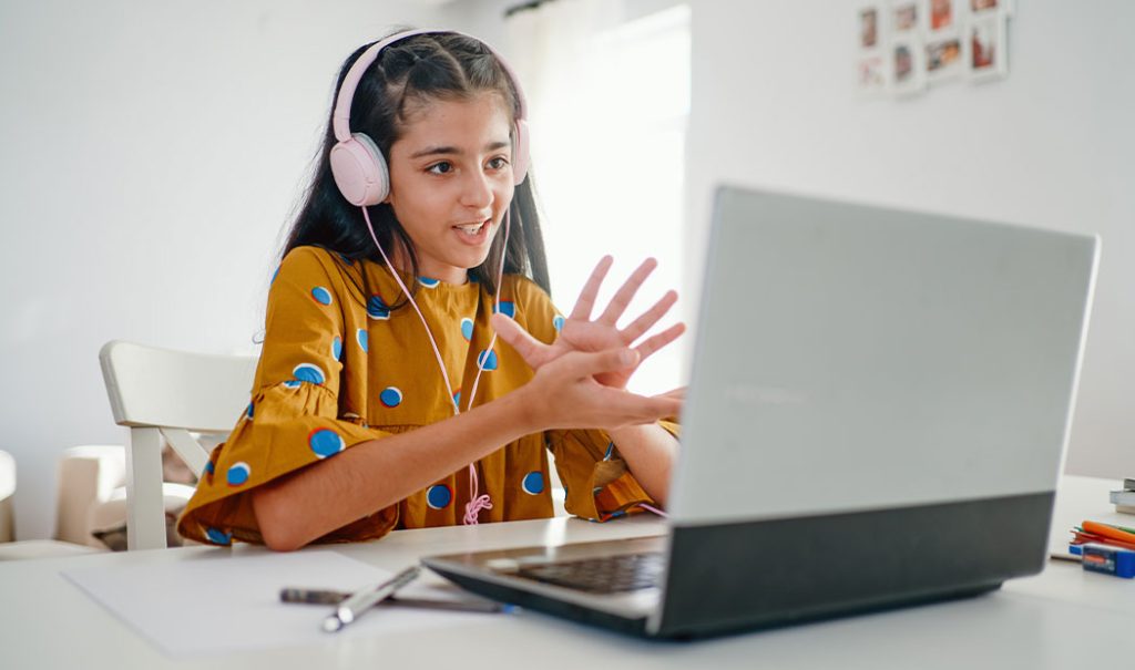 Las relaciones de los adolescentes a través de las redes sociales